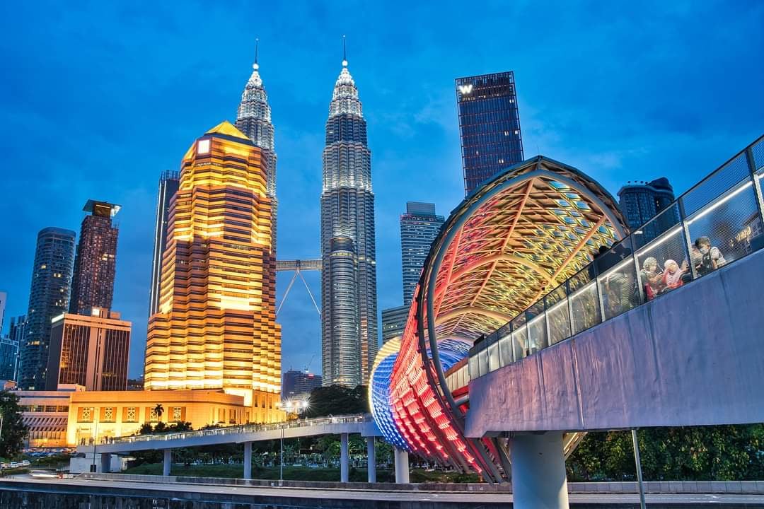Saloma Link LED Bridge