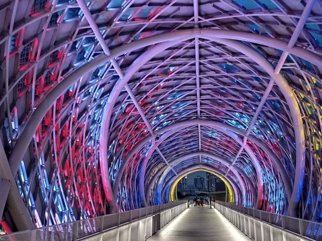 Saloma Link LED Bridge