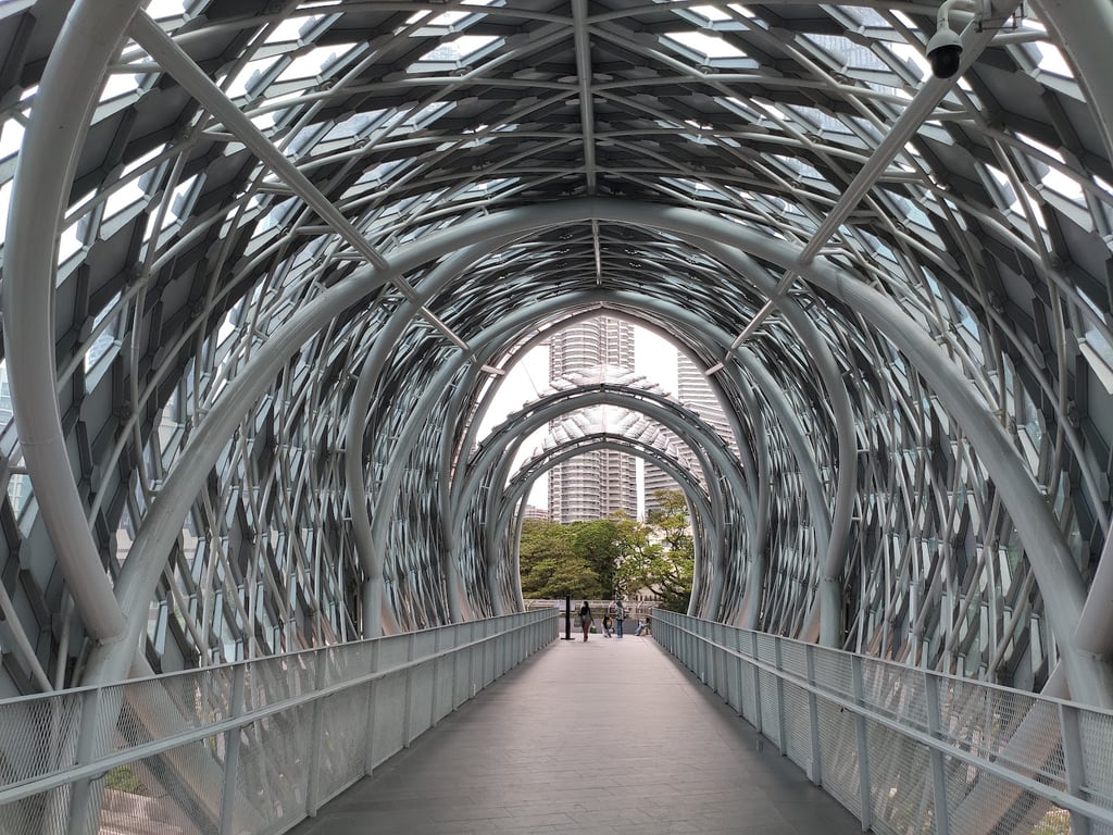 Saloma Link LED Bridge