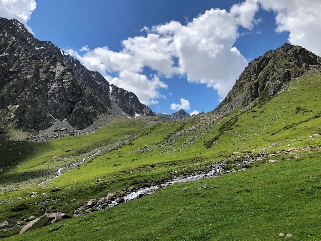 Altyn Arashan Valley