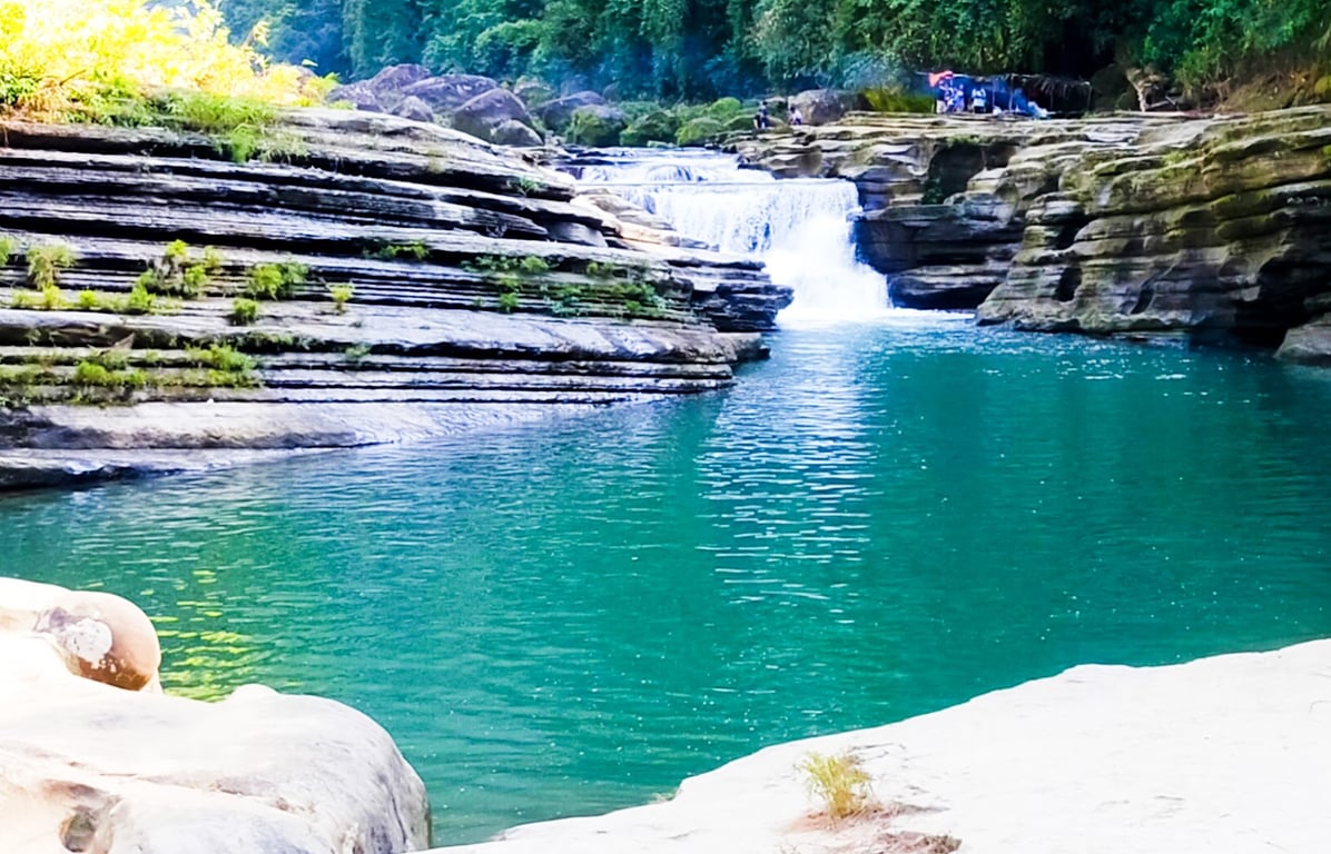 Amiakhum Waterfall