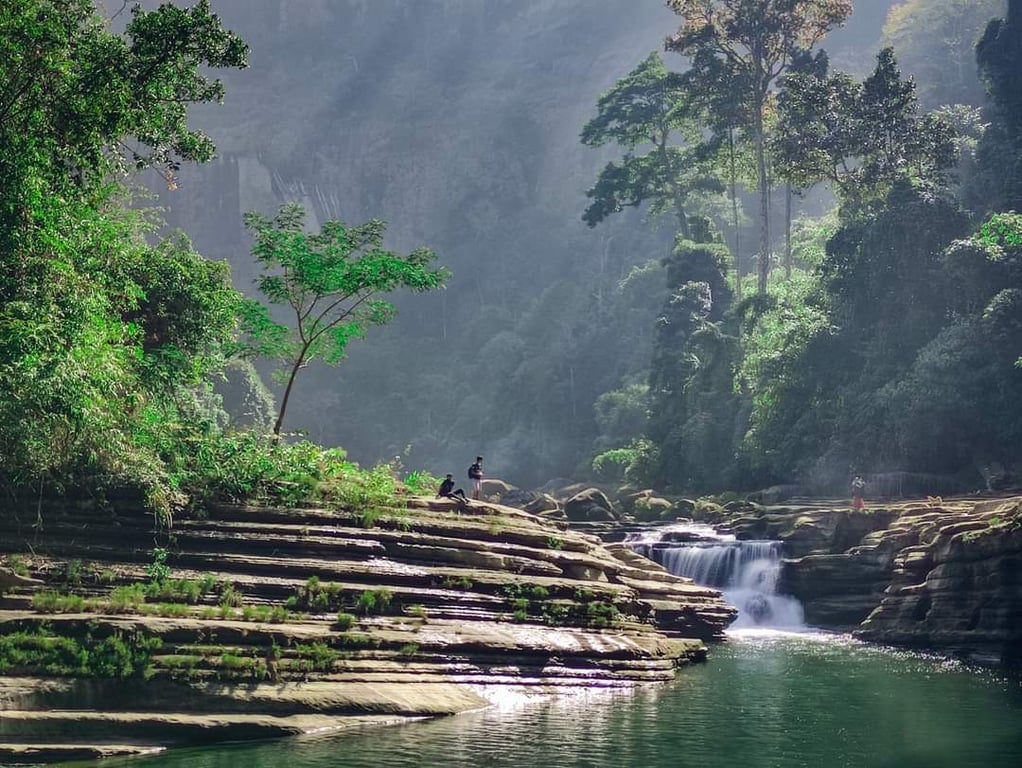 Amiakhum Waterfall