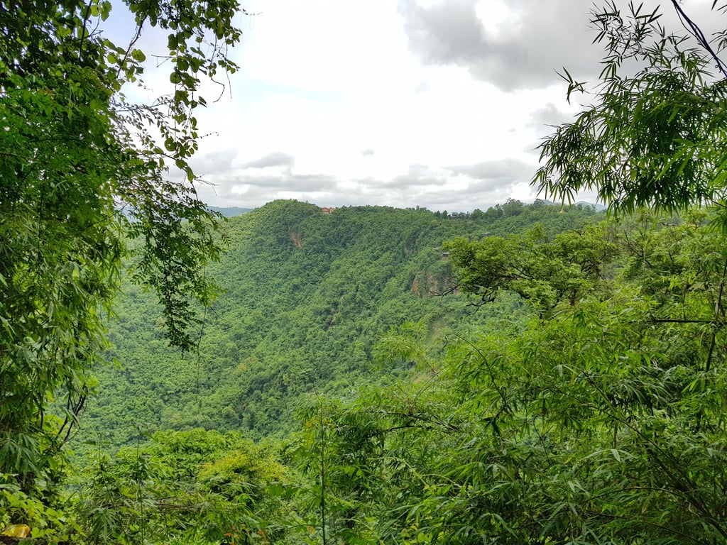 Anisakan Falls