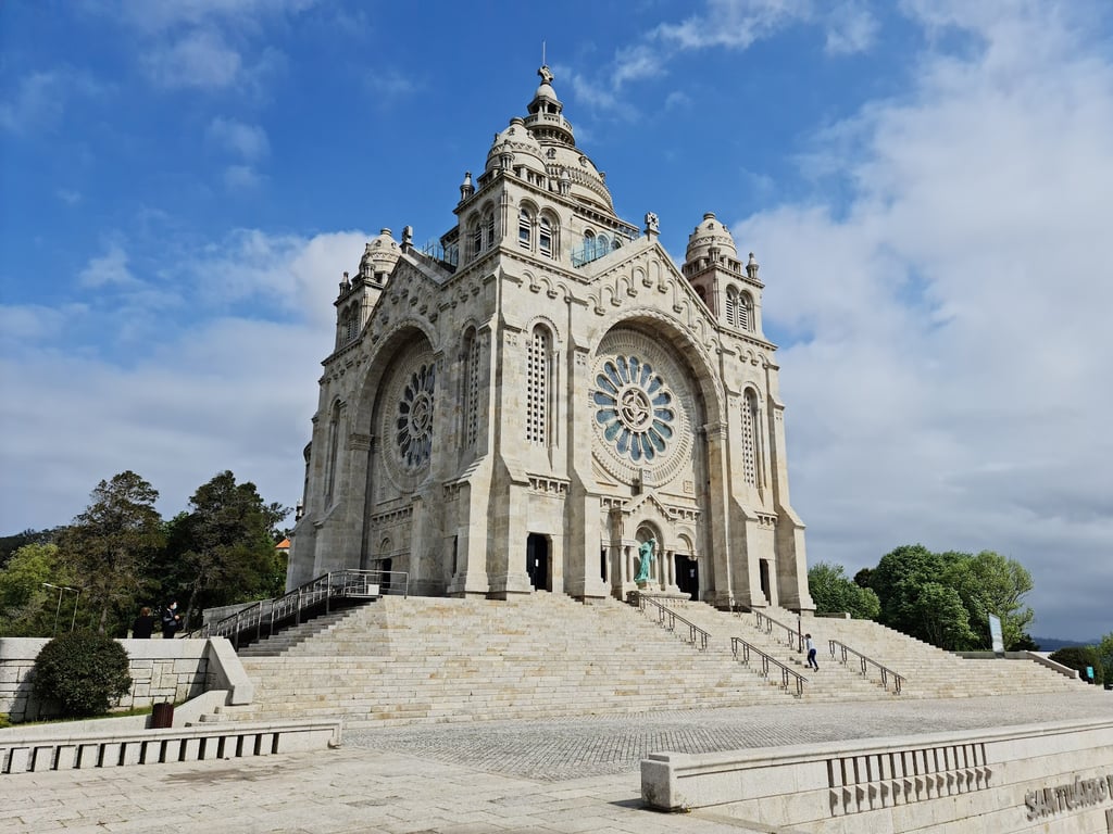 Santa Luzia Basilica View
