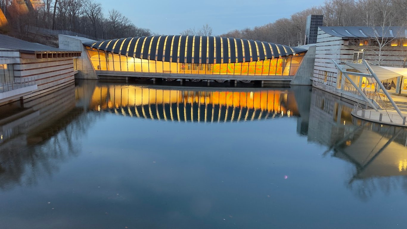 Crystal Bridges Museum