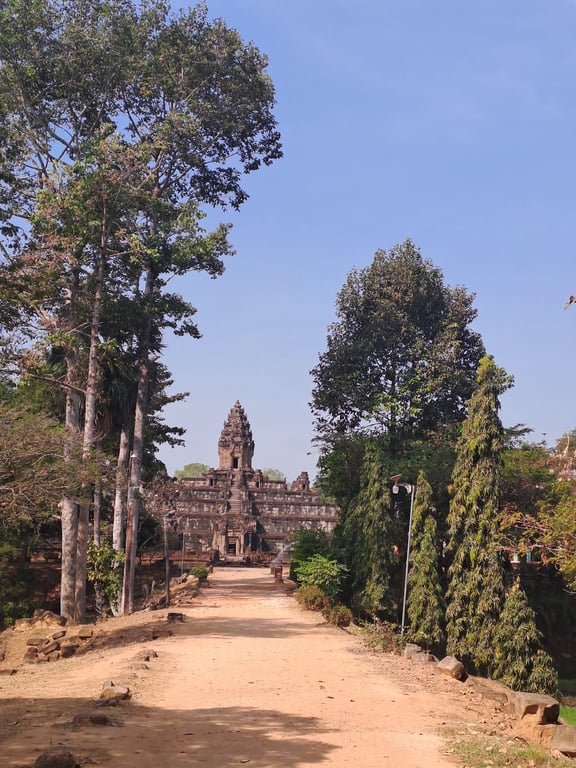 Bakong Temple