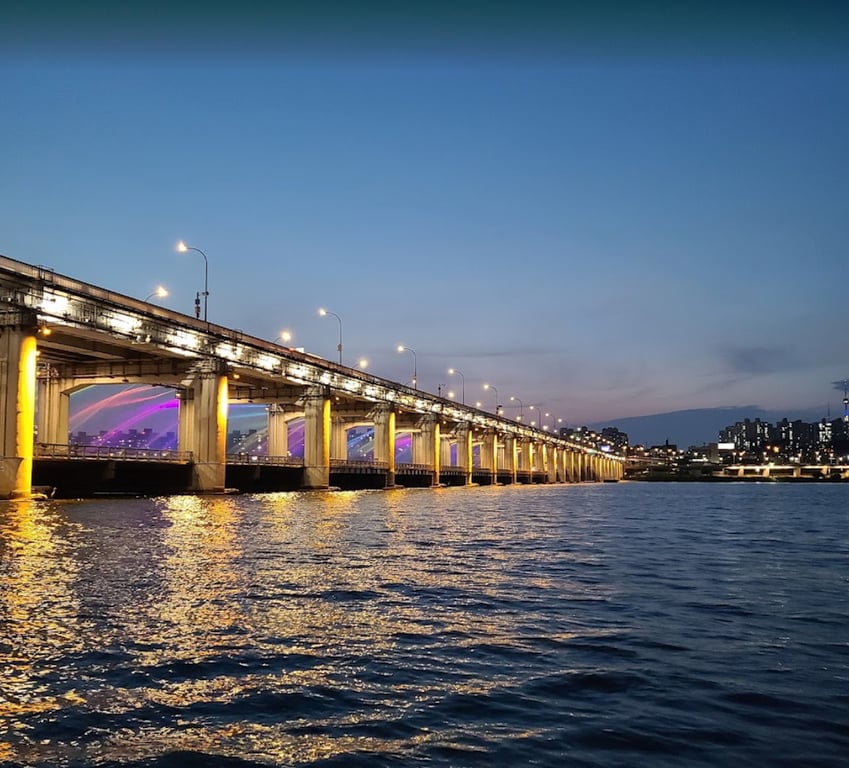 Banpo Bridge Rainbow Fountain