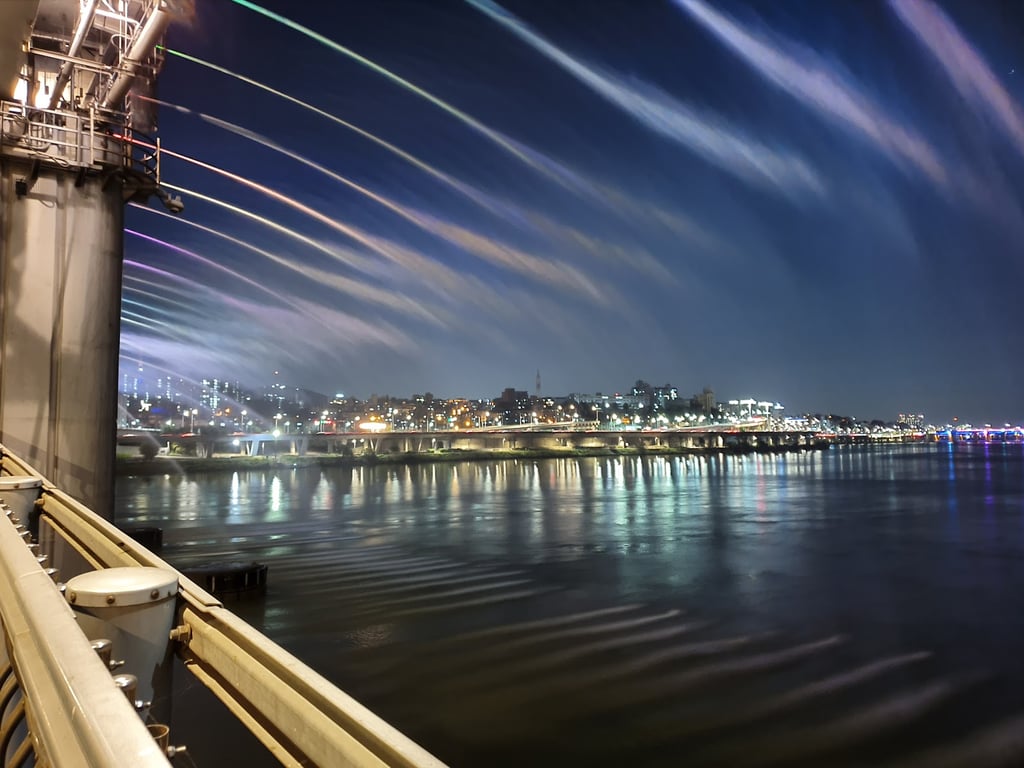 Banpo Bridge Rainbow Fountain