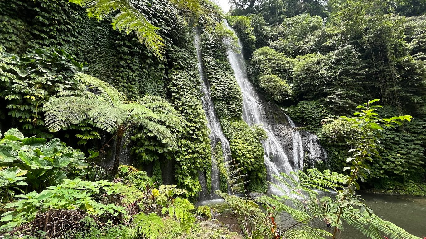 Banyumala Twin Waterfalls