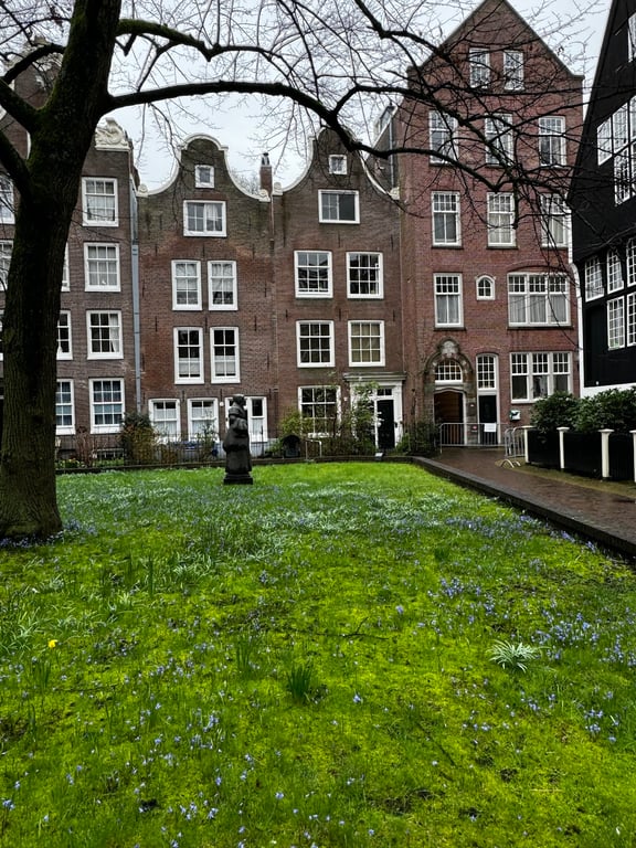 Begijnhof Courtyard