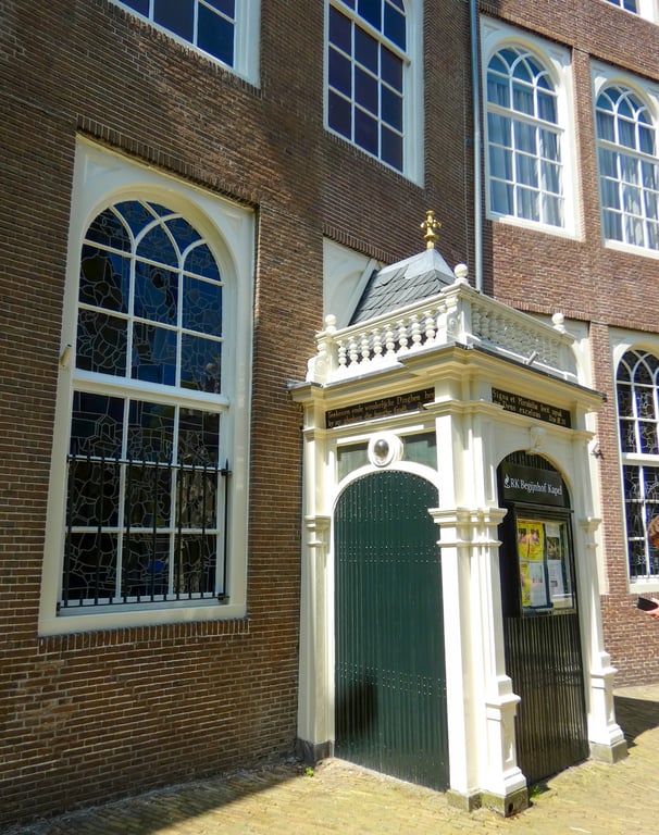 Begijnhof Courtyard