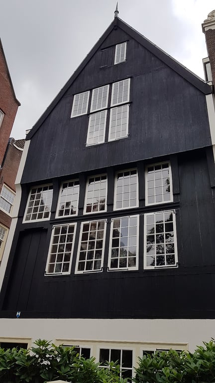 Begijnhof Courtyard