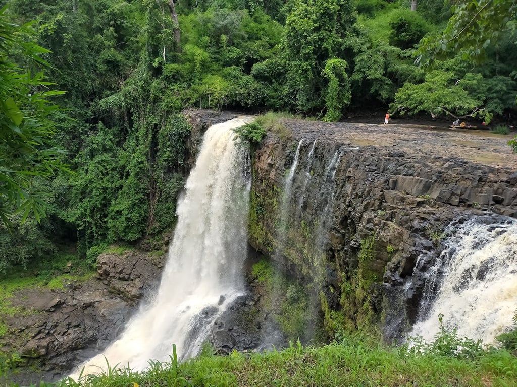 Bousra Waterfall