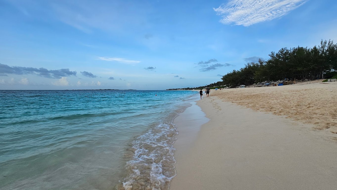 Cabbage Beach