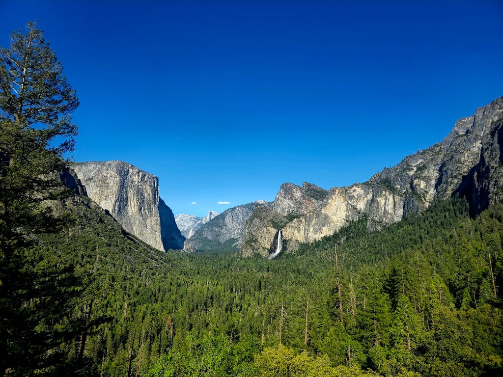 Tunnel View