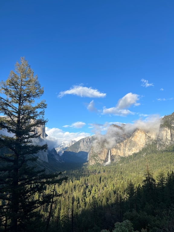 Tunnel View