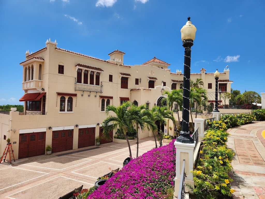 Castillo Serrallés & Cruceta del Vigía