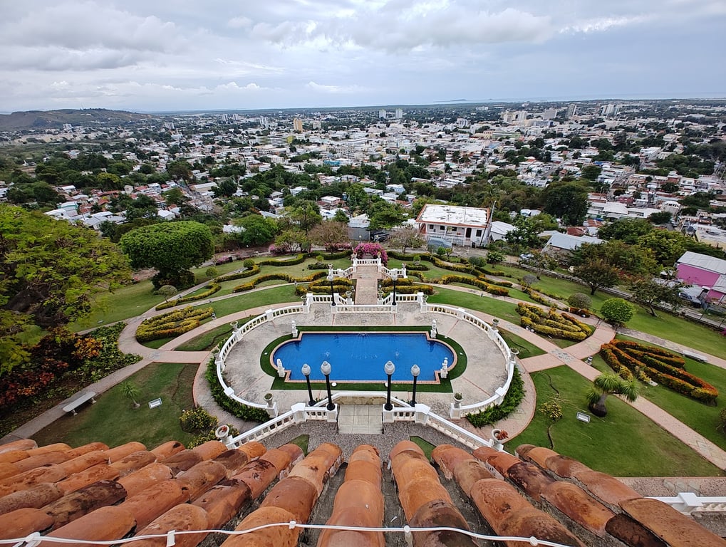 Castillo Serrallés & Cruceta del Vigía