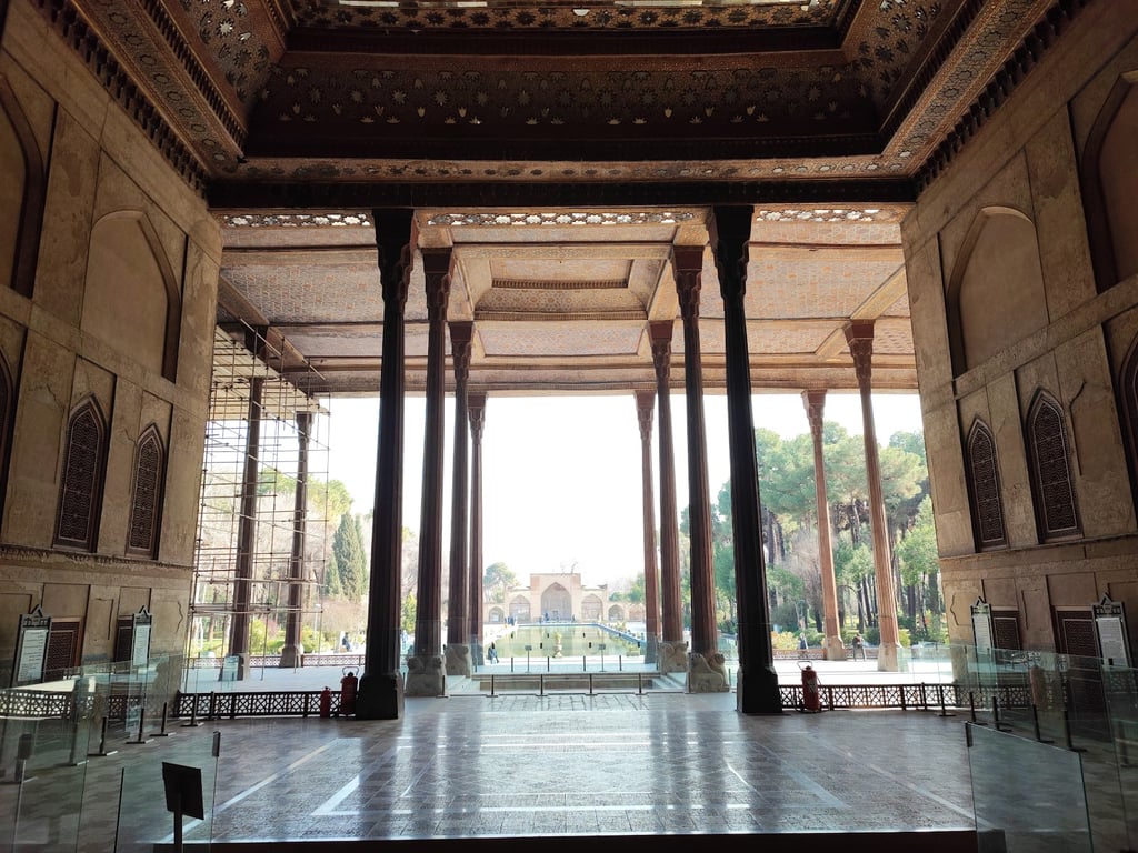 Chehel Sotoun Palace