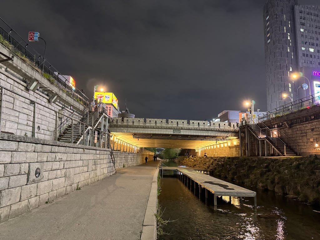 Cheonggyecheon Stream