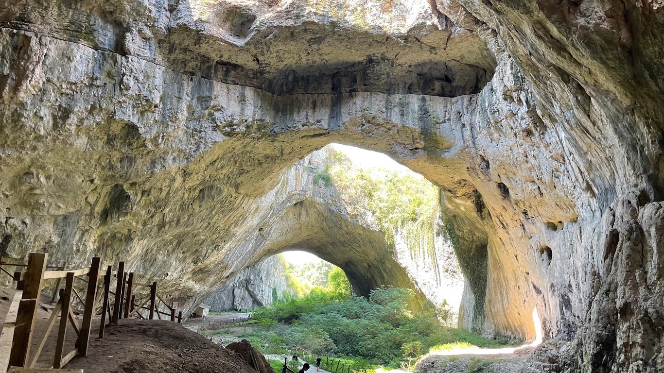 Devetashka Cave
