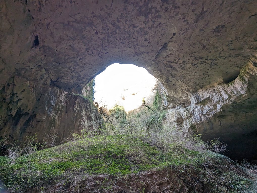 Devetashka Cave