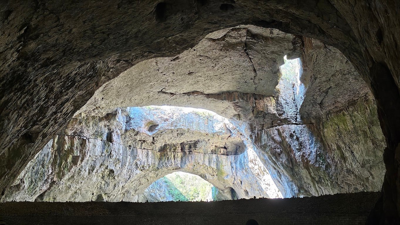 Devetashka Cave