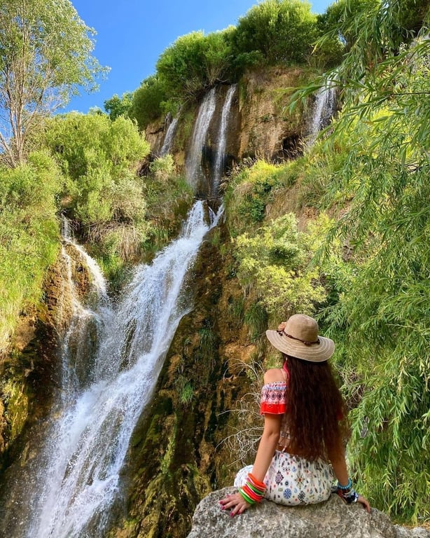 Girlevik Şelalesi