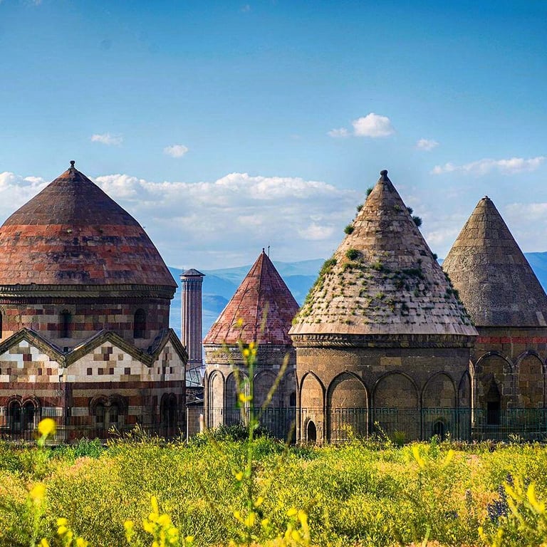 Üç Kümbetler