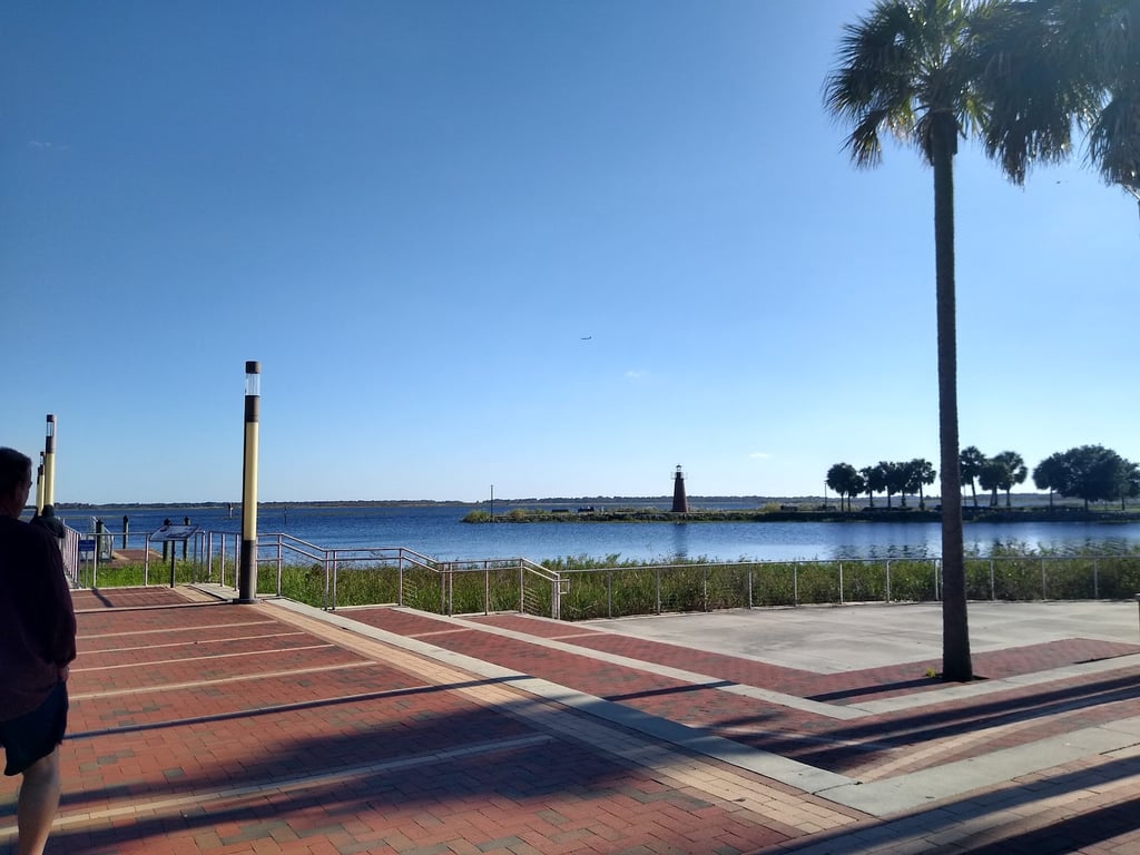 Lakefront Park