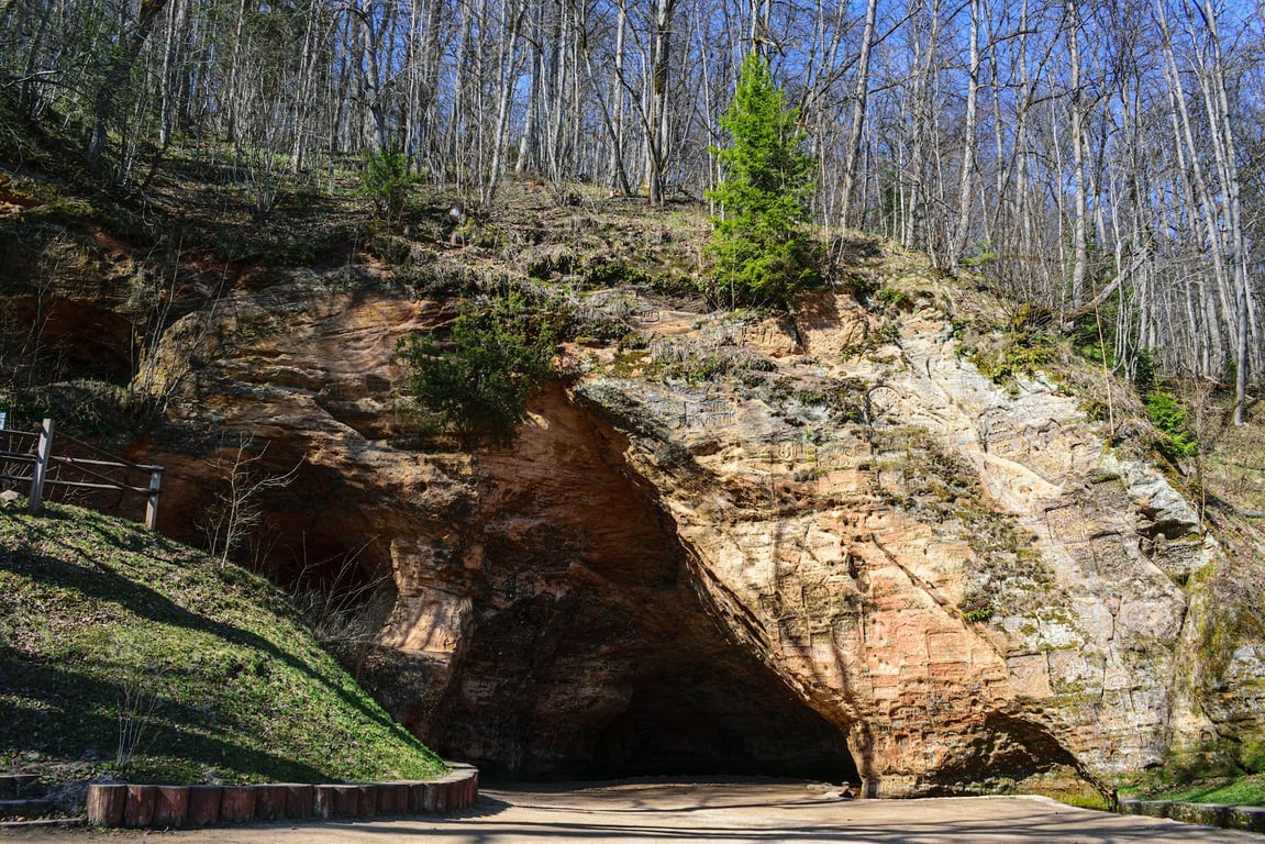 Gutmanis Cave