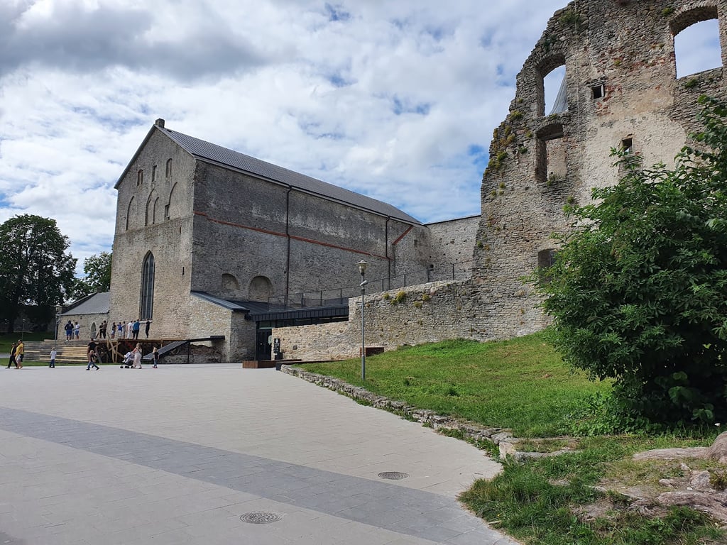 Haapsalu Castle & Promenade