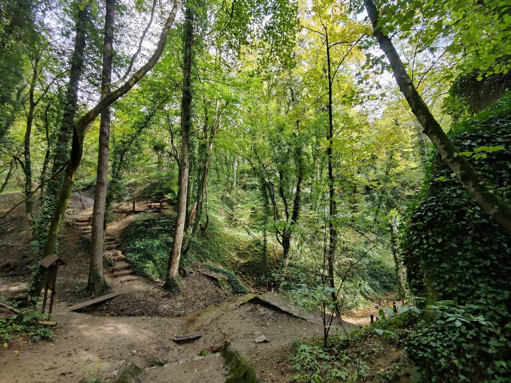 Haluzice Gorge & Church Ruins