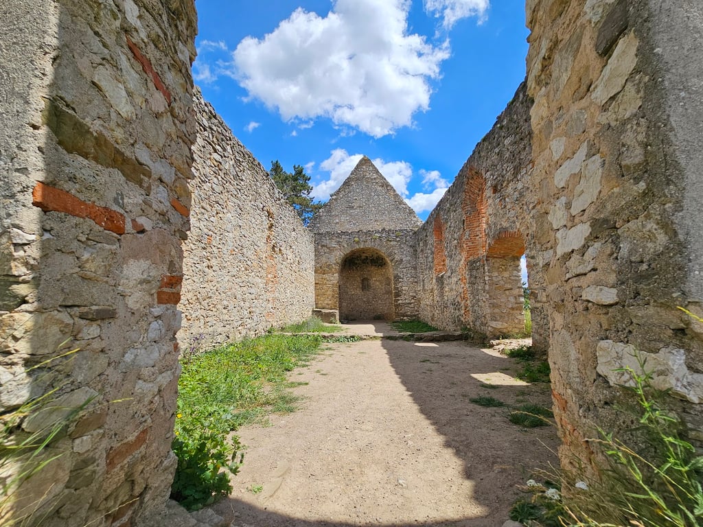 Haluzice Gorge & Church Ruins