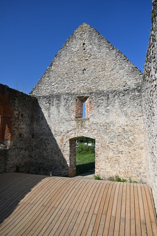 Haluzice Gorge & Church Ruins