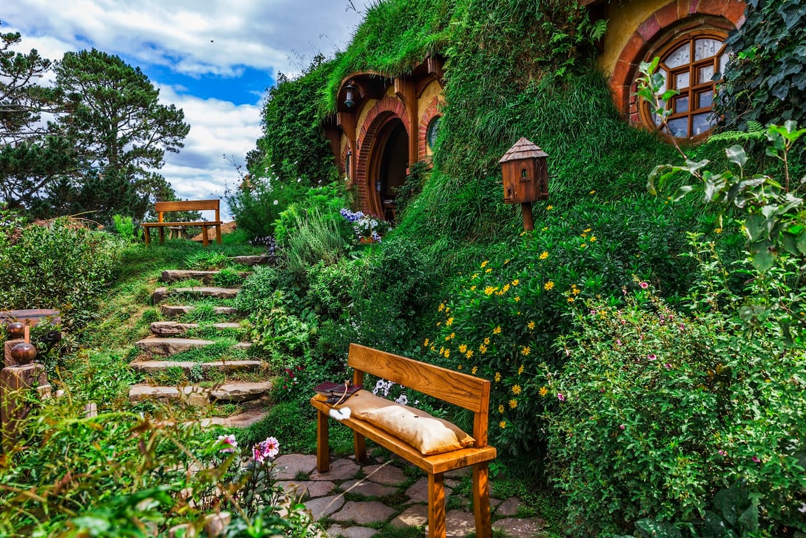 Hobbiton Movie Set