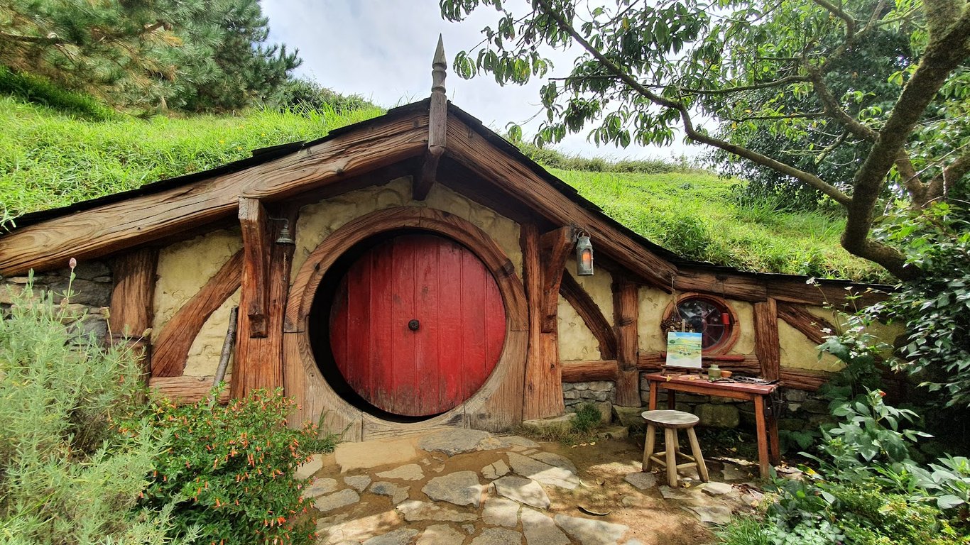 Hobbiton Movie Set