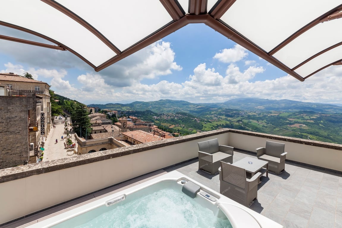 Hotel Titano