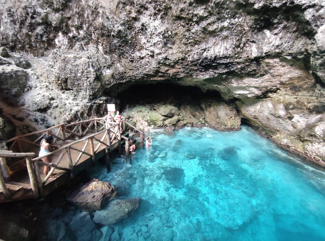 Hoyo Azul Cenote