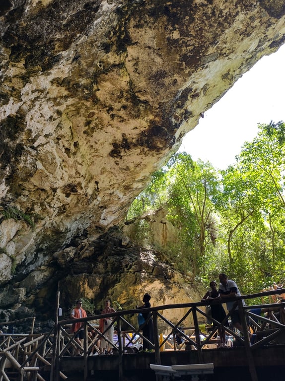Hoyo Azul Cenote