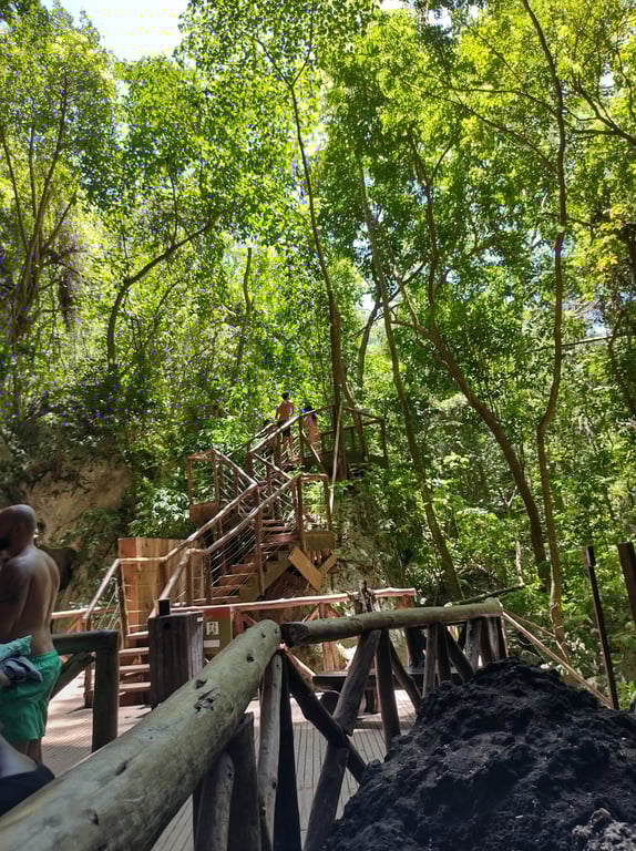 Hoyo Azul Cenote