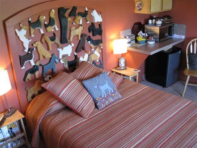 Dog Bark Park Inn