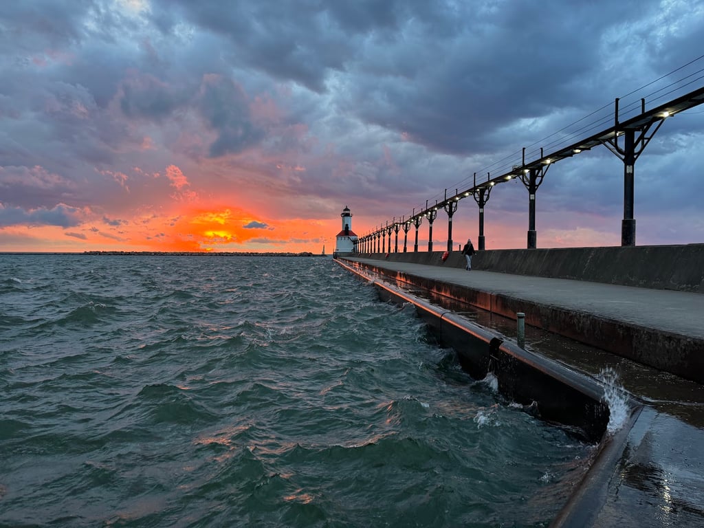 East Pierhead Lighthouse