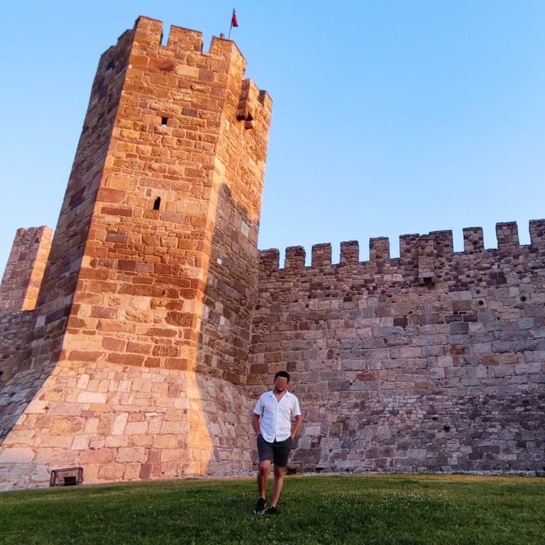 Çandarlı Kalesi