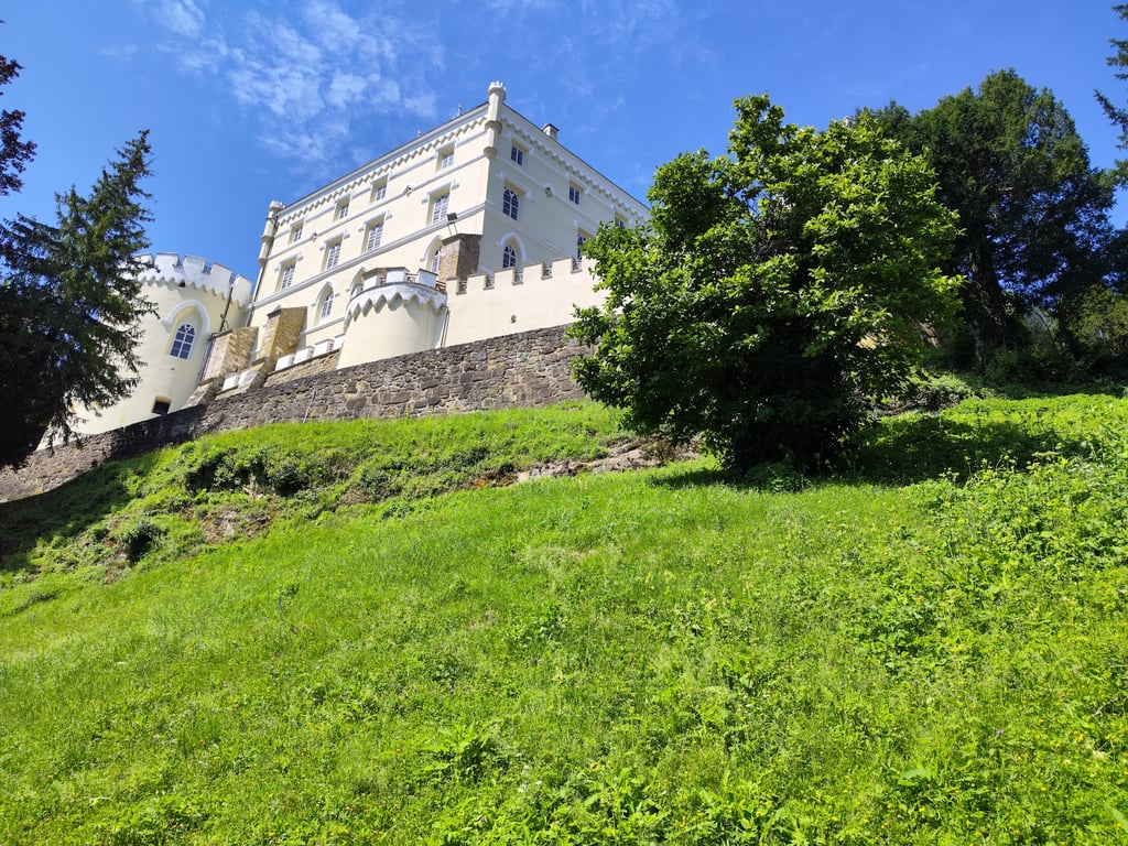 Lakeside Trakošćan Castle