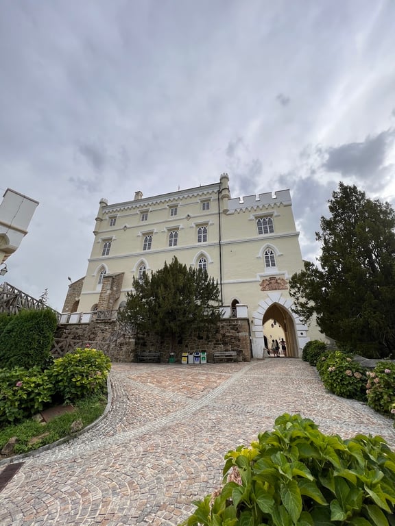 Lakeside Trakošćan Castle
