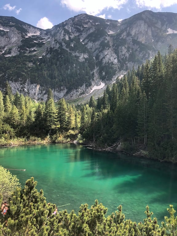 Liqenat Lakes