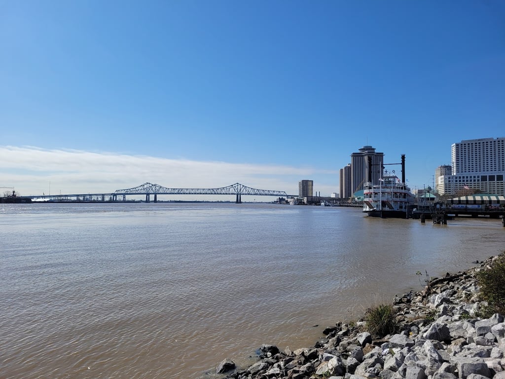 Moonwalk & Mississippi Riverfront