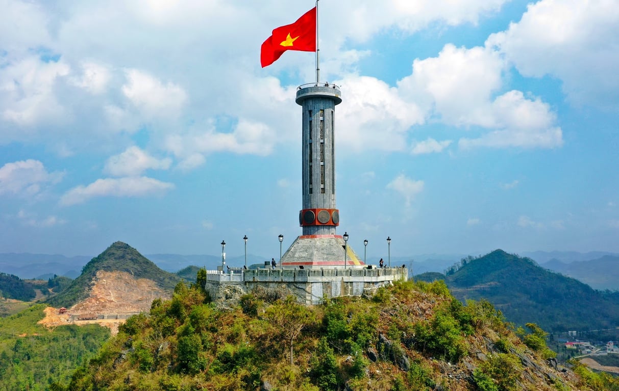 Lung Cu Flag Tower