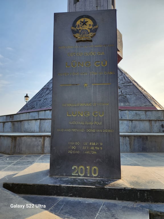 Lung Cu Flag Tower